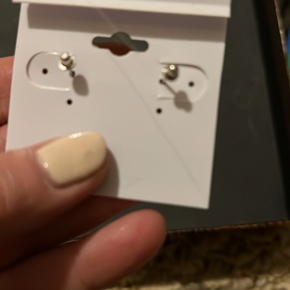 Disney Minnie Mouse earrings, no markings - Picture 2 of 5